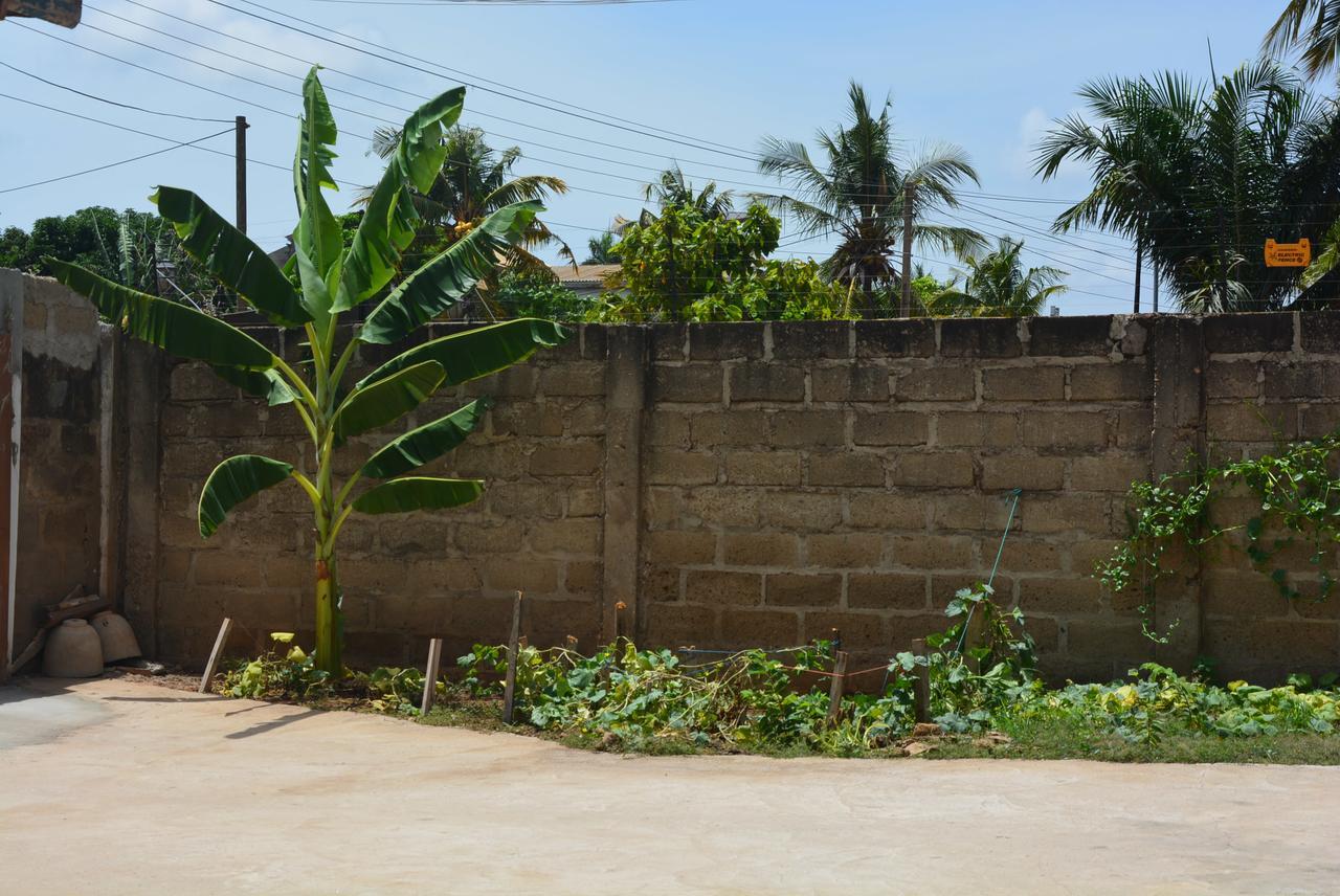 The Accra Backpackers Hostel Dış mekan fotoğraf