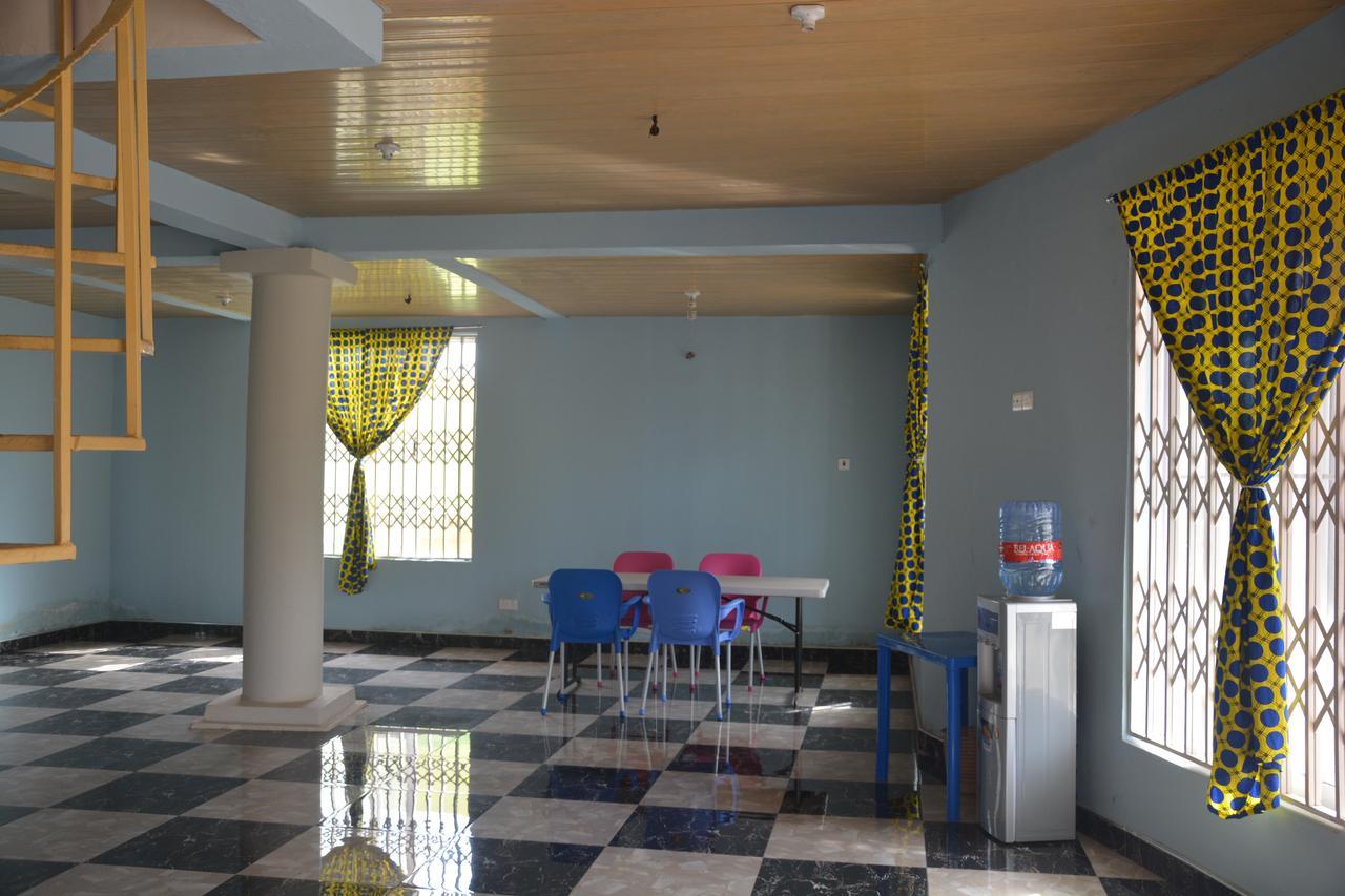 The Accra Backpackers Hostel Dış mekan fotoğraf